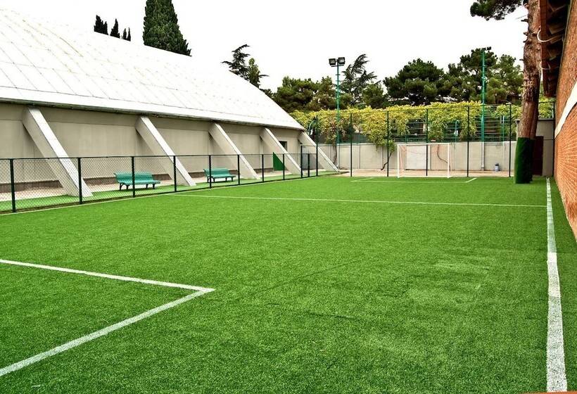 هتل Gold Star Tbilisi