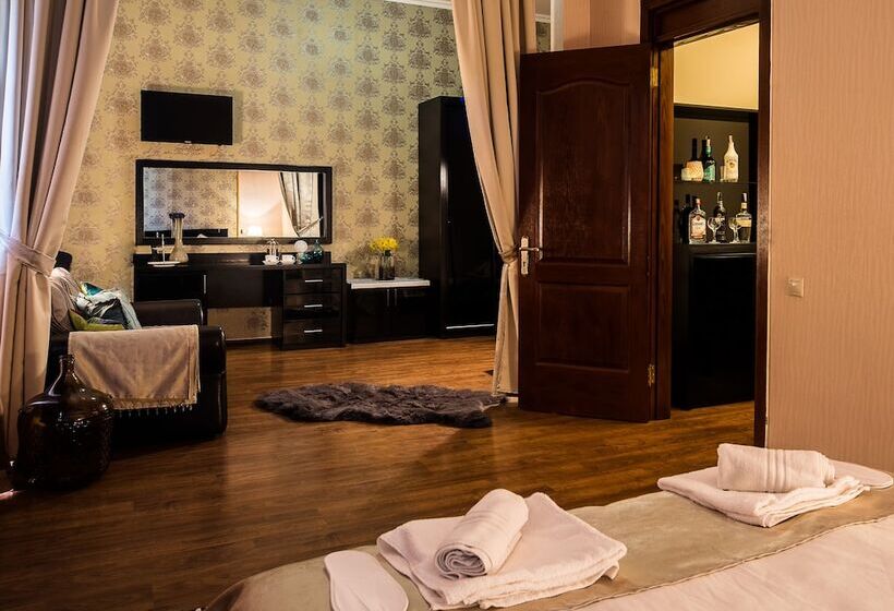 هتل Gold Star Tbilisi