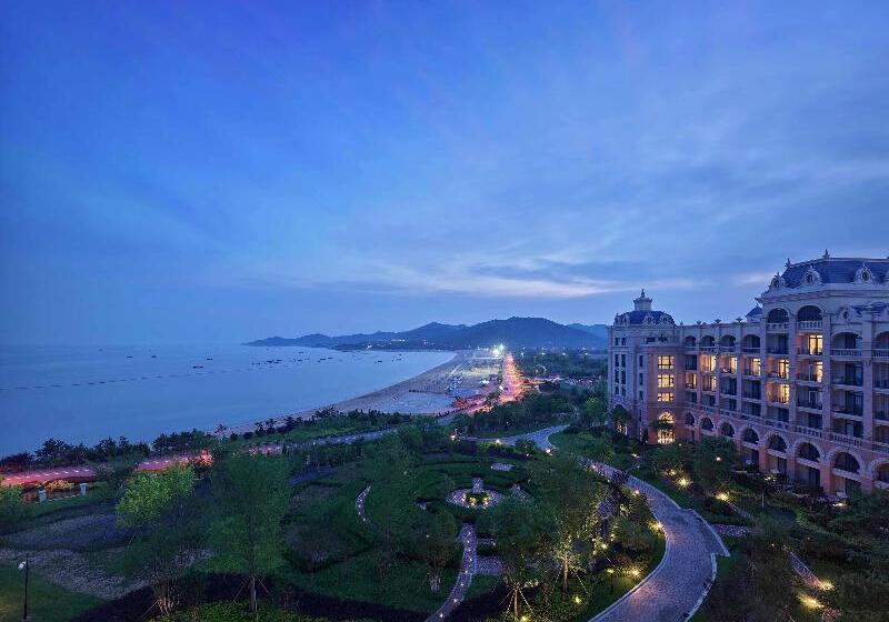 ホテル Hilton Dalian Golden Pebble Beach Resort