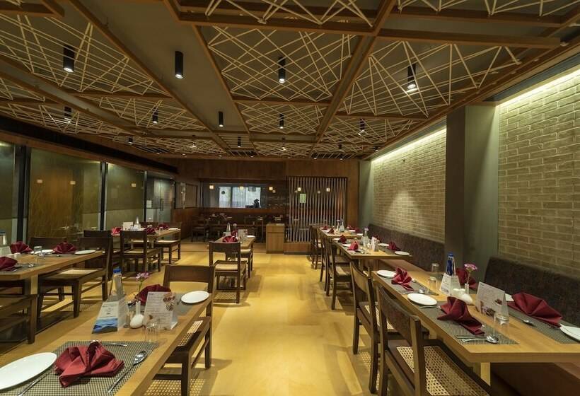 Отель Icon Boutique By Bhagini