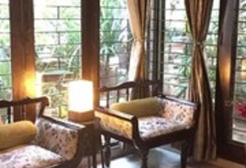 Отель Icon Boutique By Bhagini