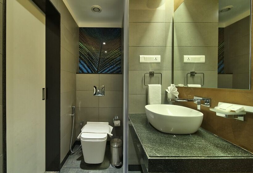 Отель Icon Boutique By Bhagini