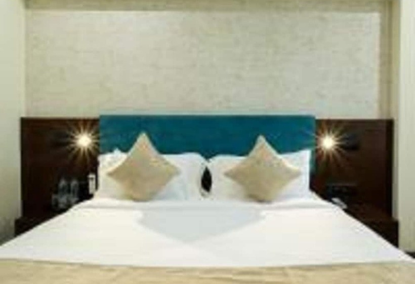 Отель Icon Boutique By Bhagini