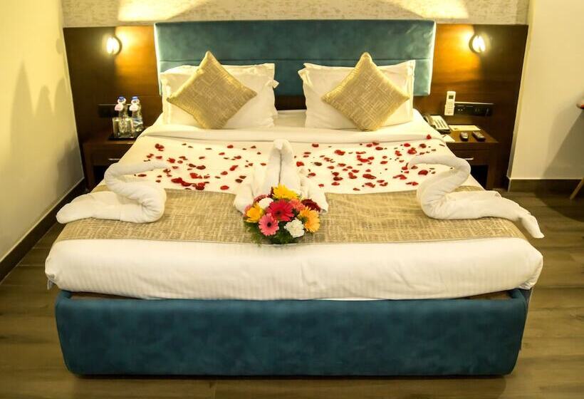 Отель Icon Boutique By Bhagini