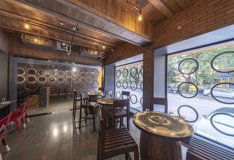 Отель Icon Boutique By Bhagini