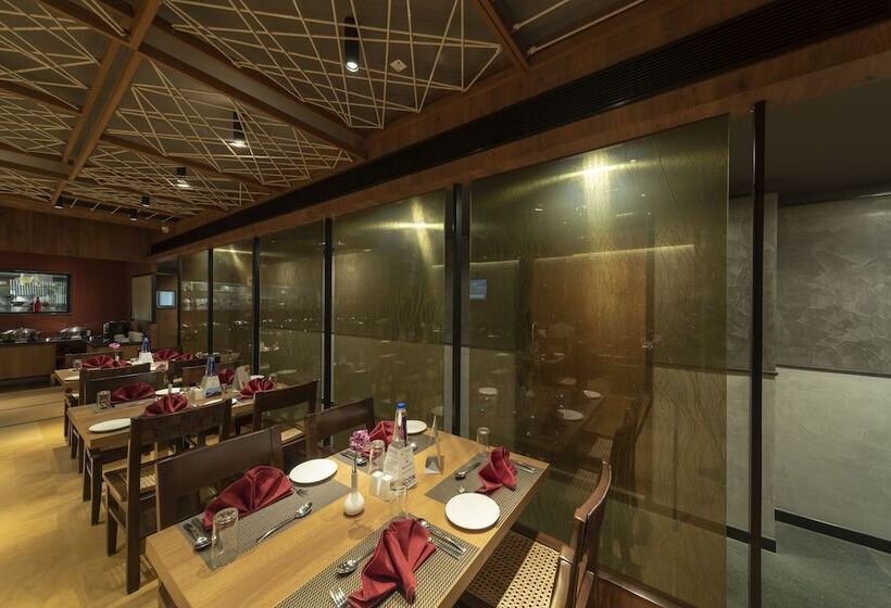 Отель Icon Boutique By Bhagini