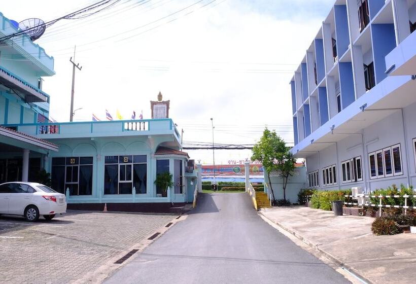 Отель Jor Koo City