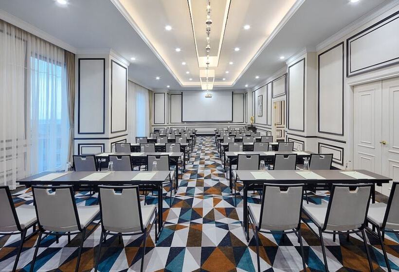 هتل Meliá Vinpearl Nha Trang Empire