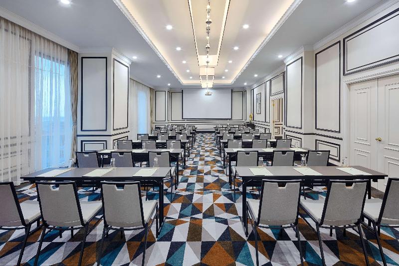 هتل Meliá Vinpearl Nha Trang Empire