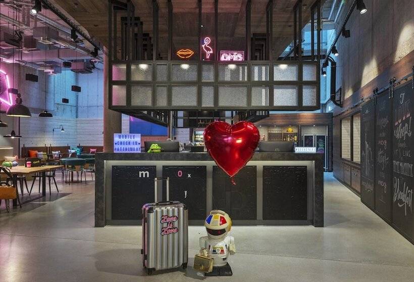 فندق Moxy Frankfurt City Center