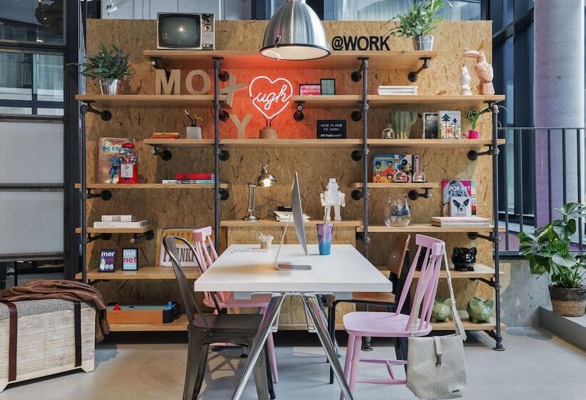 فندق Moxy Frankfurt City Center