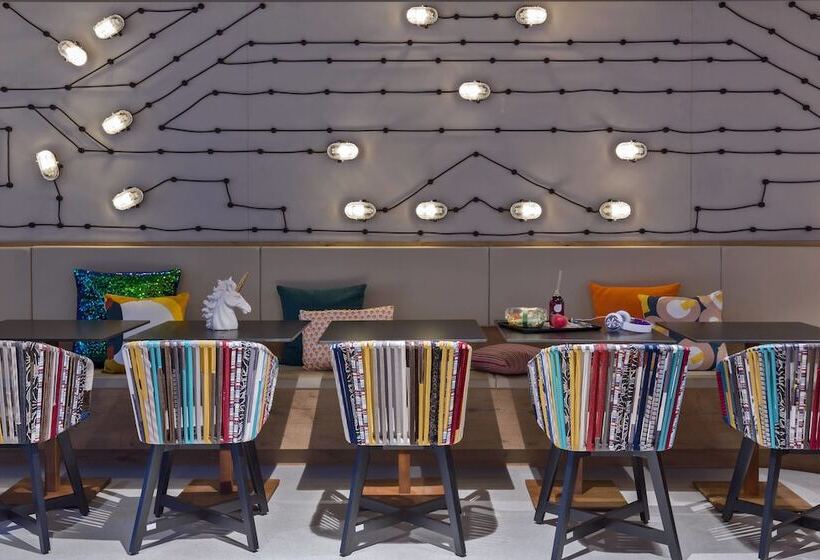 فندق Moxy Frankfurt City Center