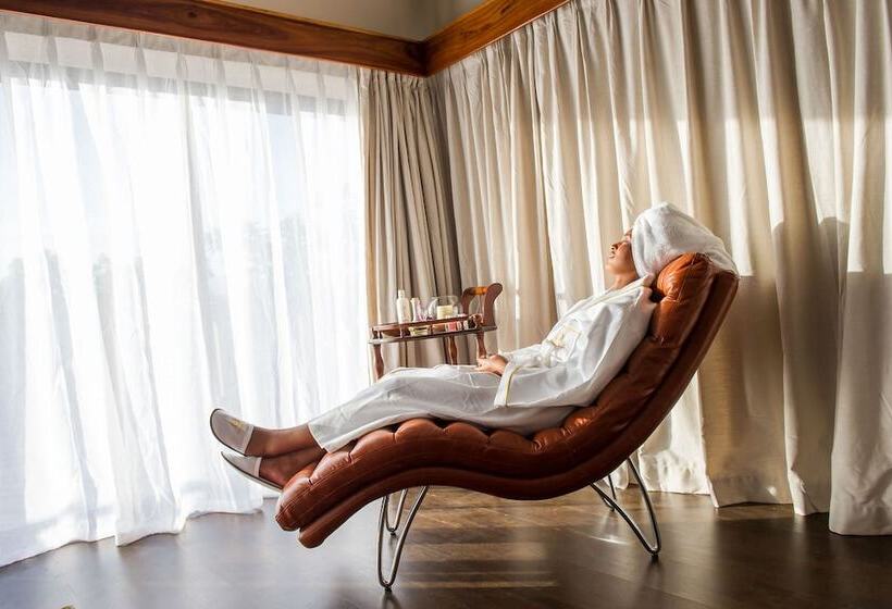 هتل Ngorongoro Oldeani Mountain Lodge