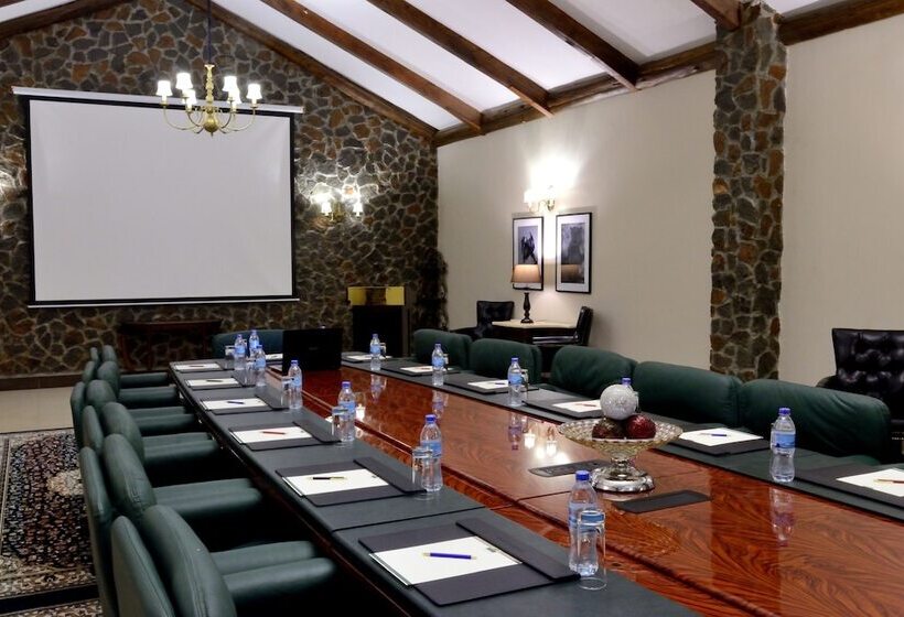 هتل Ngorongoro Oldeani Mountain Lodge