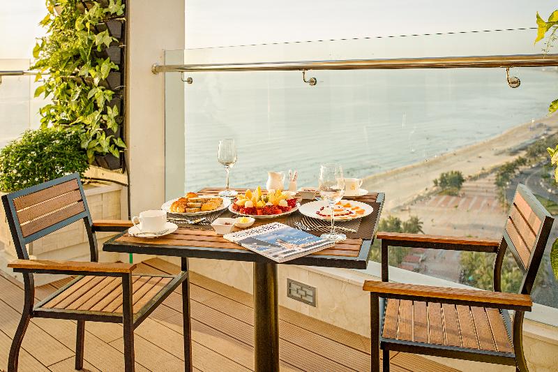 هتل Paris Deli Danang Beach