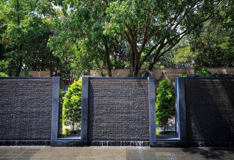 호텔 Renaissance Bengaluru Race Course