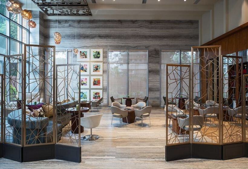 호텔 Renaissance Bengaluru Race Course