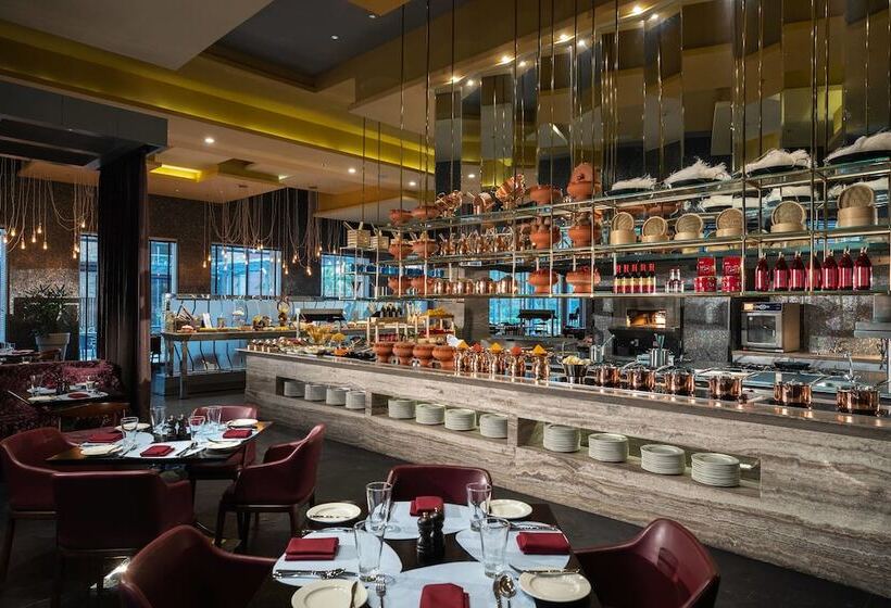 호텔 Renaissance Bengaluru Race Course