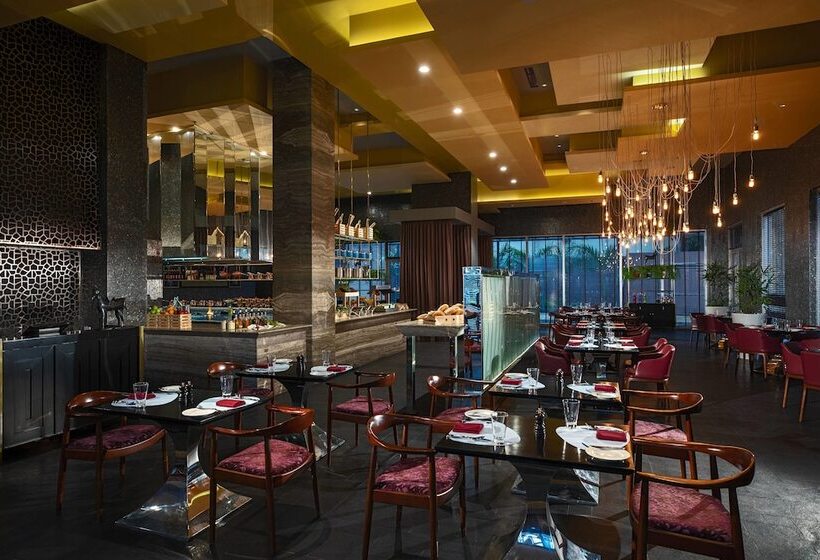 호텔 Renaissance Bengaluru Race Course