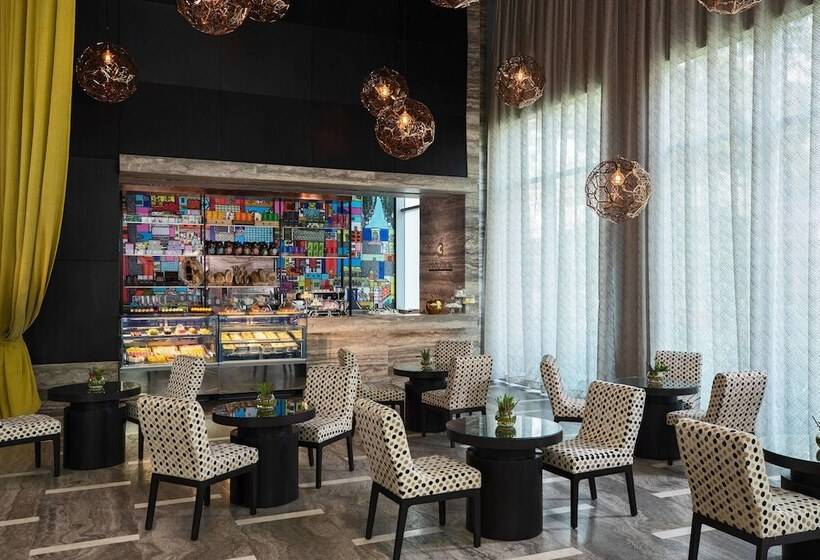 호텔 Renaissance Bengaluru Race Course