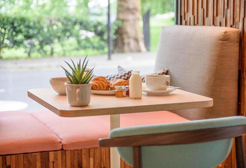 酒店 Room2 Southampton Hometel