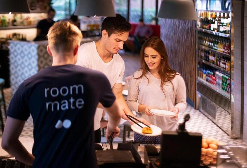 ホテル Room2 Southampton Hometel