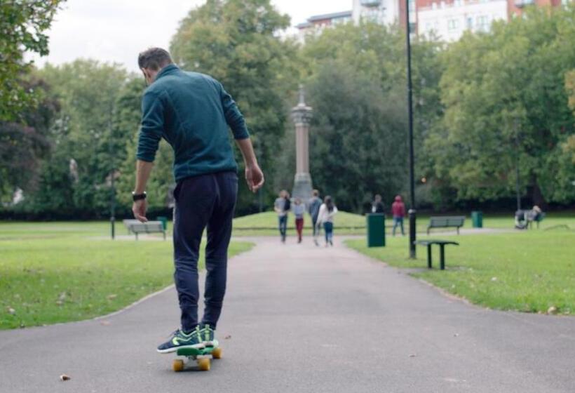 酒店 Room2 Southampton Hometel