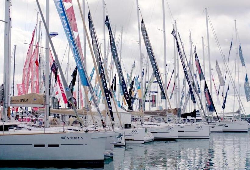 ホテル Room2 Southampton Hometel