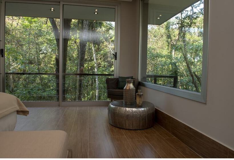 هتل Selvaje Lodge Iguazu