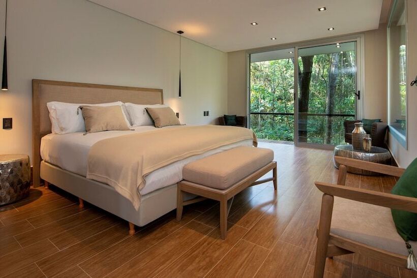 هتل Selvaje Lodge Iguazu