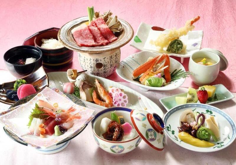 Отель Shiganosato Onsen Ikoinomura Notohantou