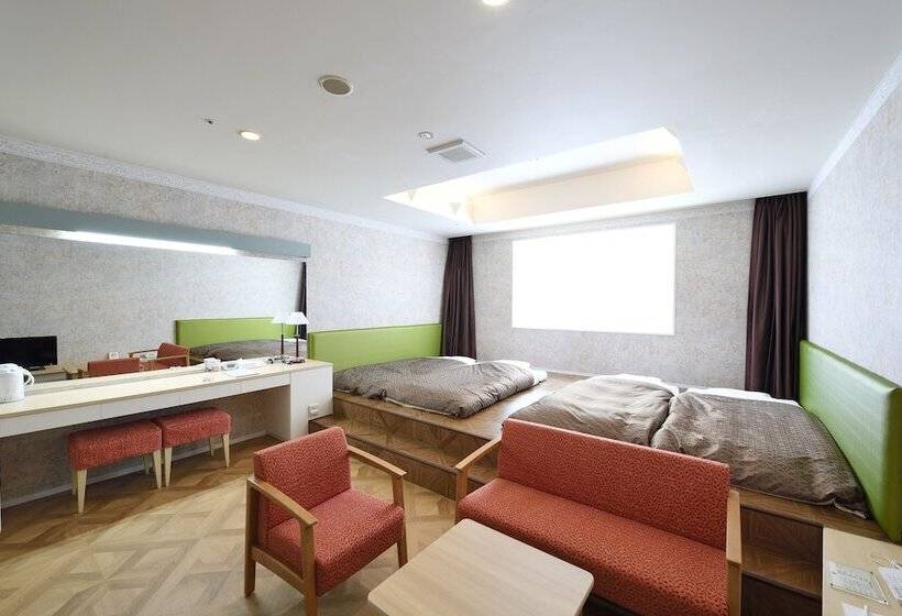 בית מלון כפרי Spa Resort Hawaiians Vir Port