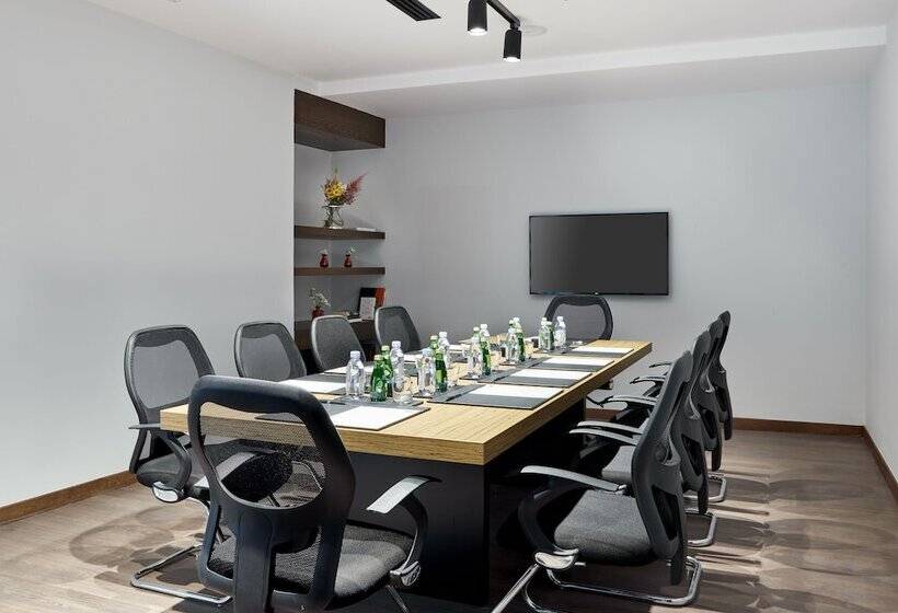 هتل Staybridge Suites   Doha Lusail, An Ihg