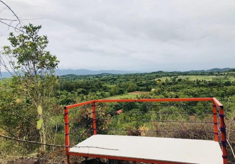 Hotel Suan Phueng Pa Wai Resort