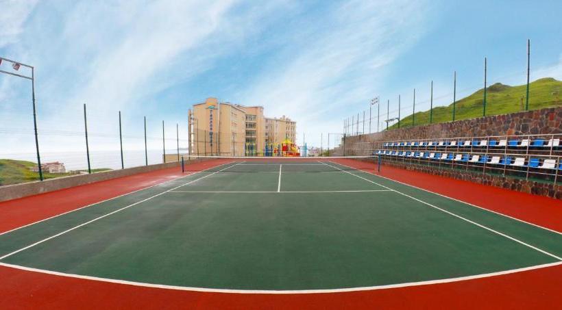 Отель Teploe More