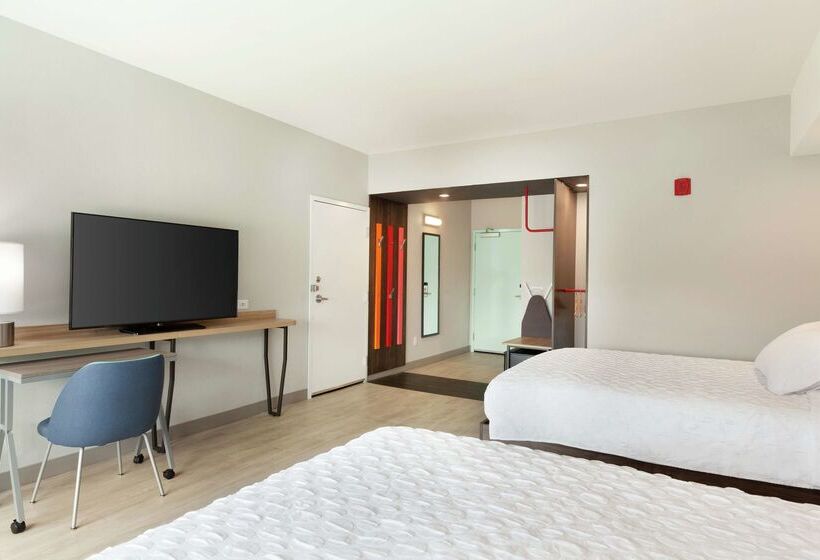 هتل Tru By Hilton Lake Charles