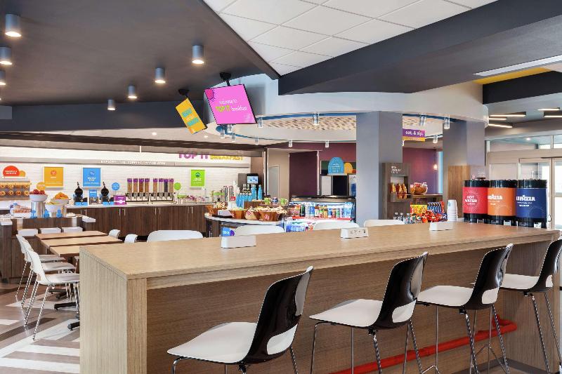 هتل Tru By Hilton Lake Charles