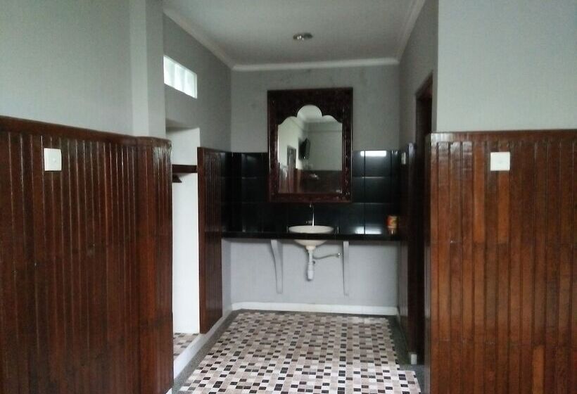 פנסיון Puri Mandhara Lovina