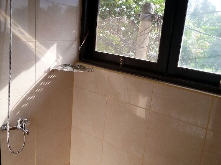 פנסיון Puri Mandhara Lovina