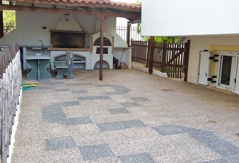 Villa Leonidas Near Athens Airport