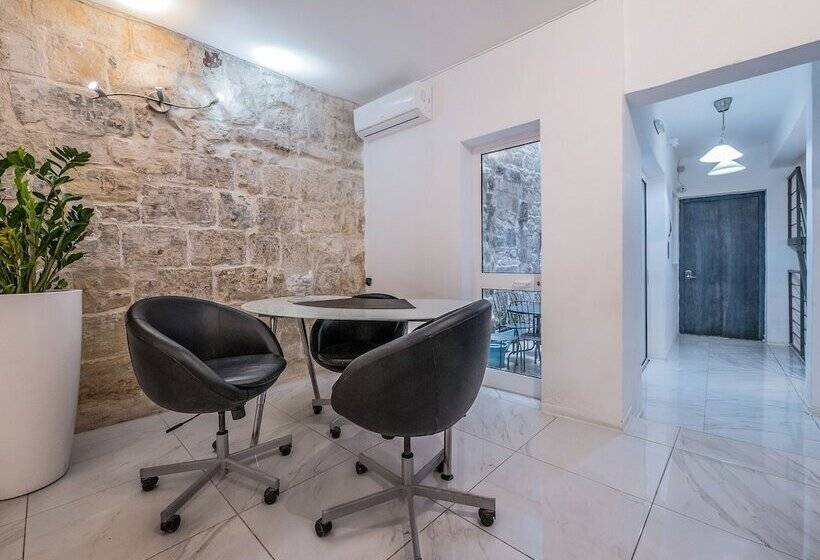 Valletta Ajkla Mansion