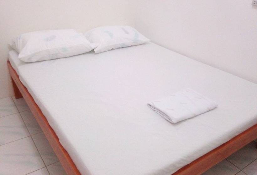 Emok S Guest House   Hostel