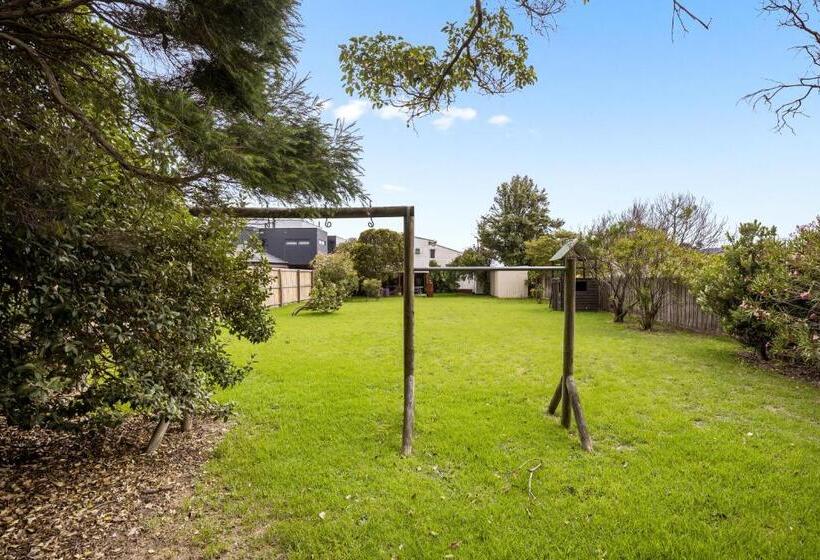 Beach Front Beauty   Ocean Front Views