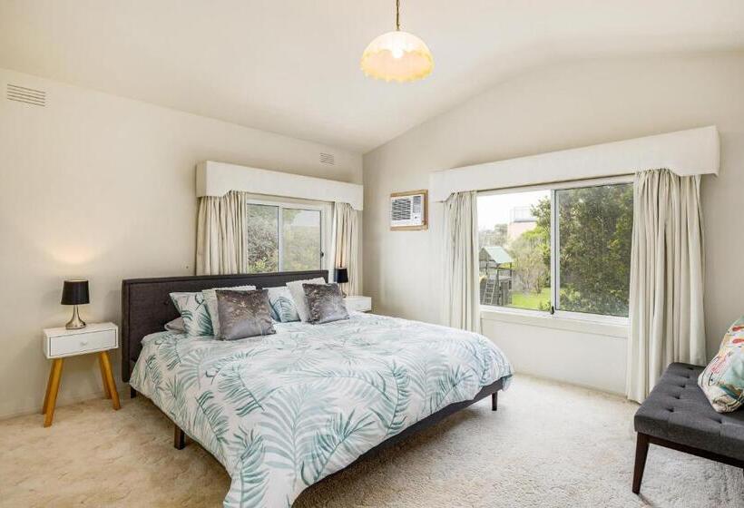 Beach Front Beauty   Ocean Front Views
