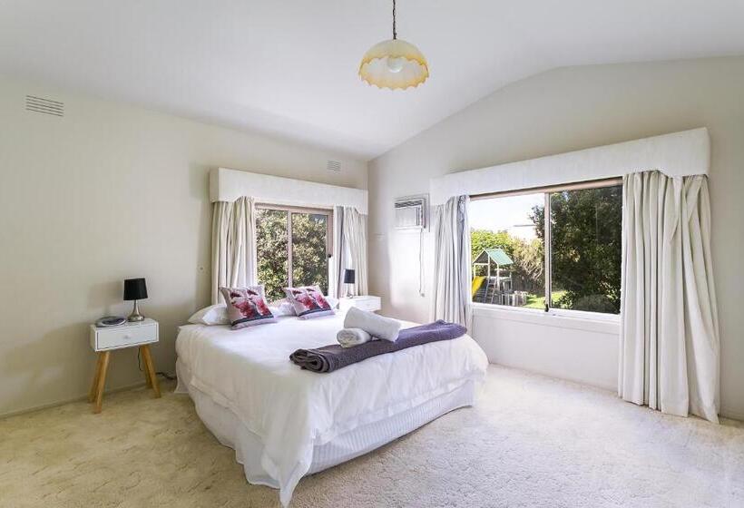 Beach Front Beauty   Ocean Front Views