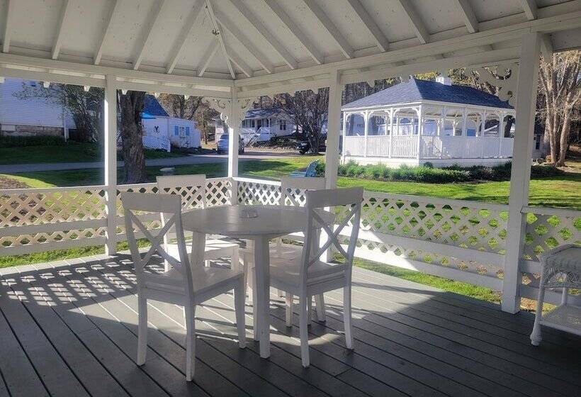 مبيت وإفطار 2 River Road Inn Cottages