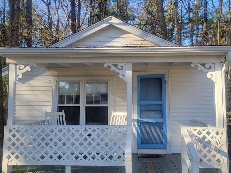 مبيت وإفطار 2 River Road Inn Cottages