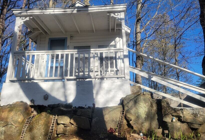 مبيت وإفطار 2 River Road Inn Cottages