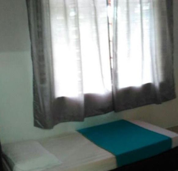 Bed and Breakfast Anggerik Residence