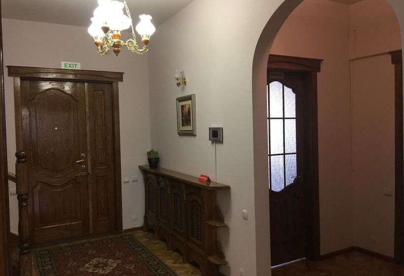 تختخواب و صبحانه Astoria Garden